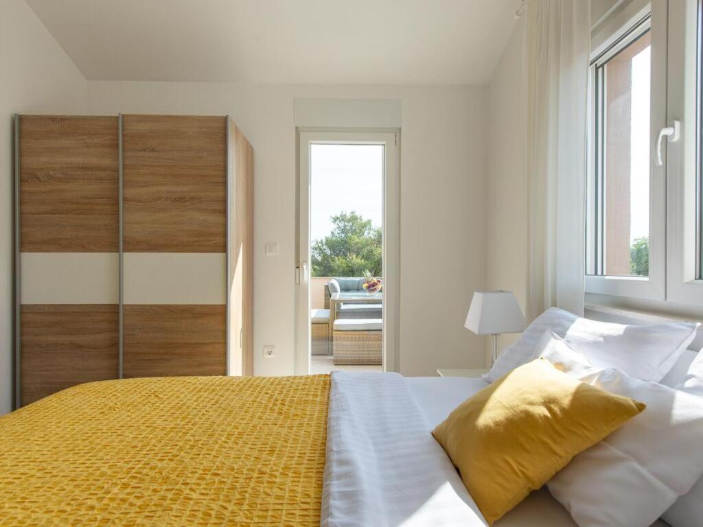 Apartmani Velic Vir Exterior foto