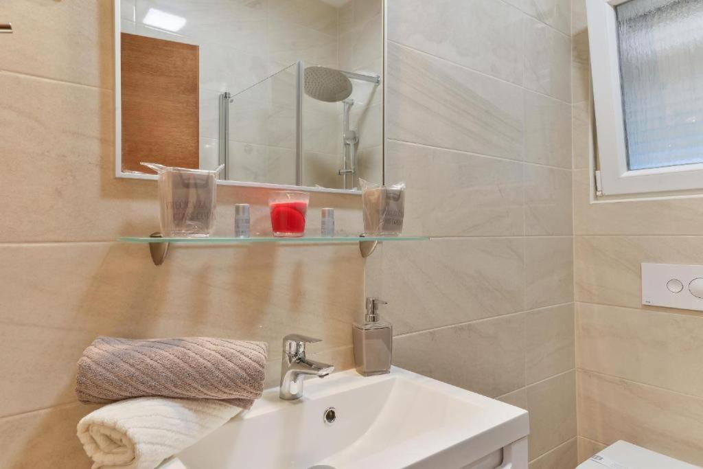 Apartmani Velic Vir Exterior foto