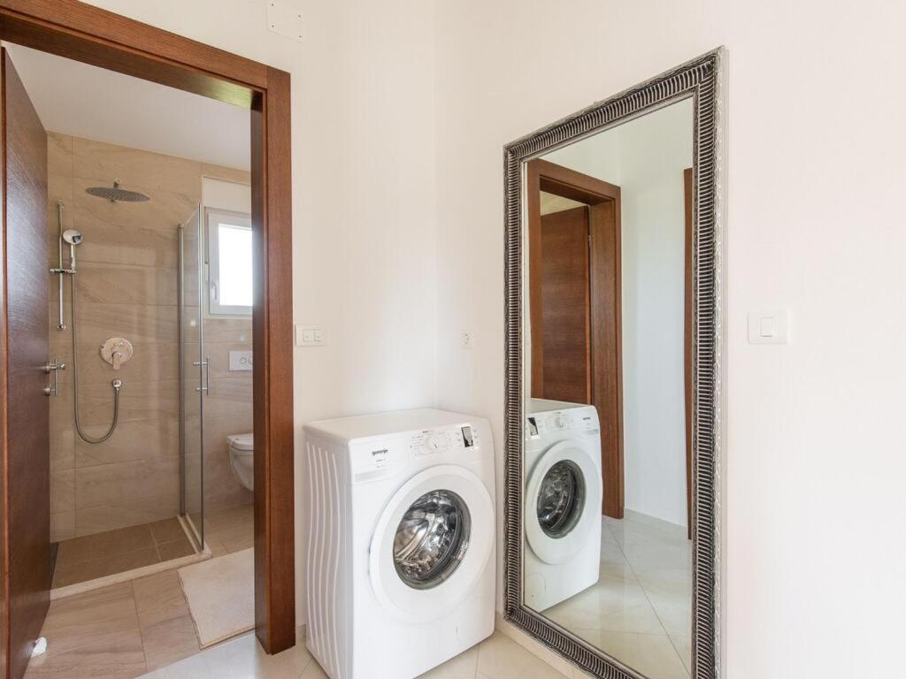 Apartmani Velic Vir Exterior foto