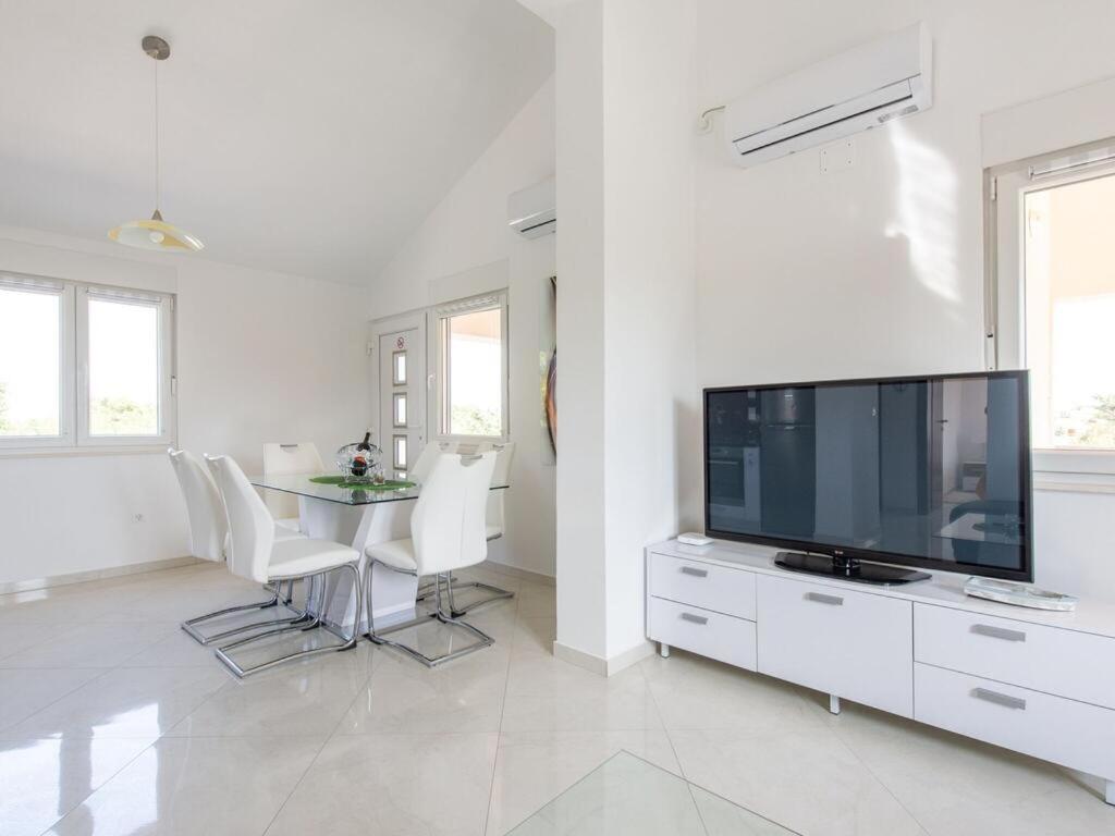 Apartmani Velic Vir Exterior foto