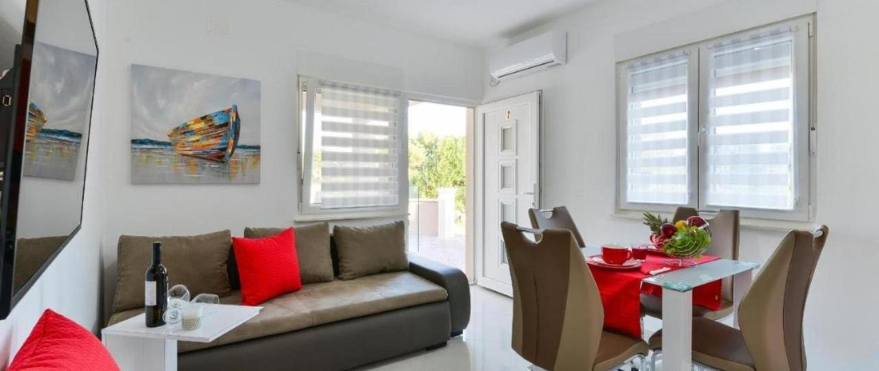 Apartmani Velic Vir Exterior foto